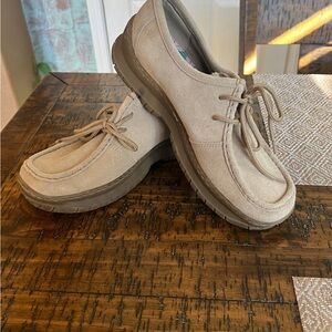 Airwalk Womens Tan Suede Leather
Lace-Up Shoes Size 10